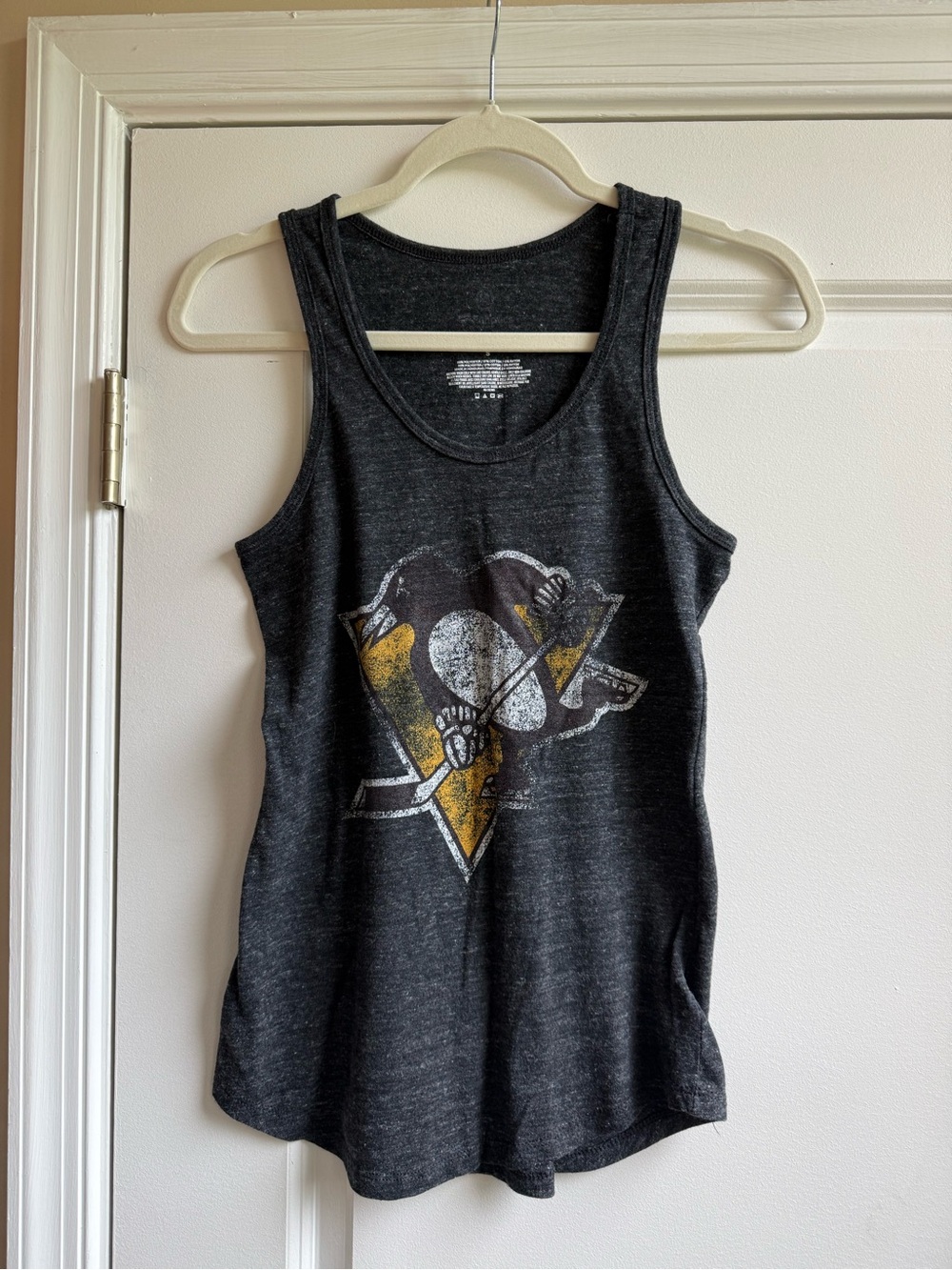 Fanatics Women's Black Pittsburgh Penguins Logo Tank